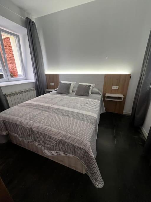 Apartamento Jardin En El Centro Catedral Oviedo Exterior foto